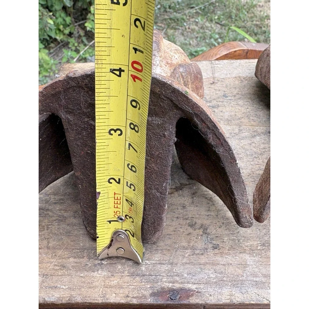 Set of 2 Antique Cast Iron Claw Feet for Bath Tub Patina Book Ends Rustic